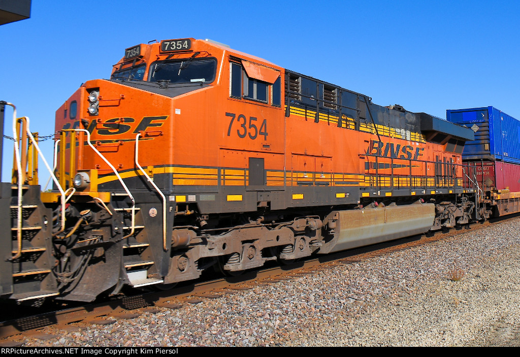 BNSF 7354